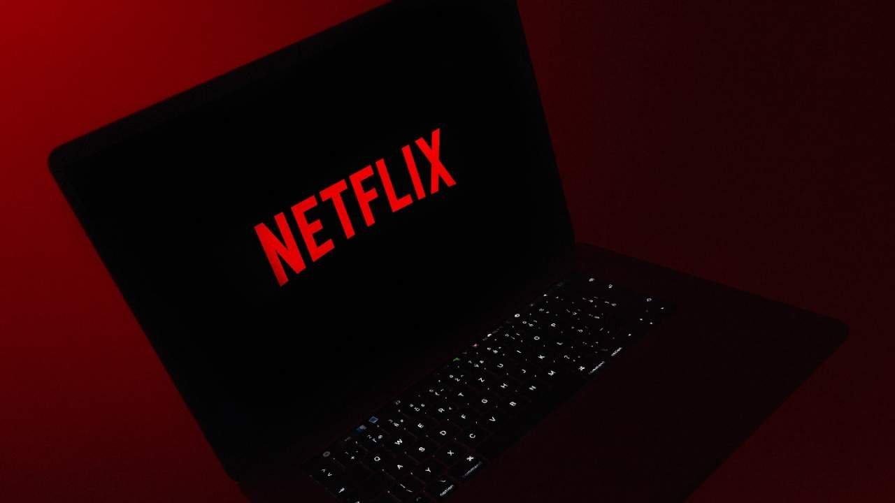 Netflix borsada resmen çakıldı 300 milyar dolarlık zirveden düştü
