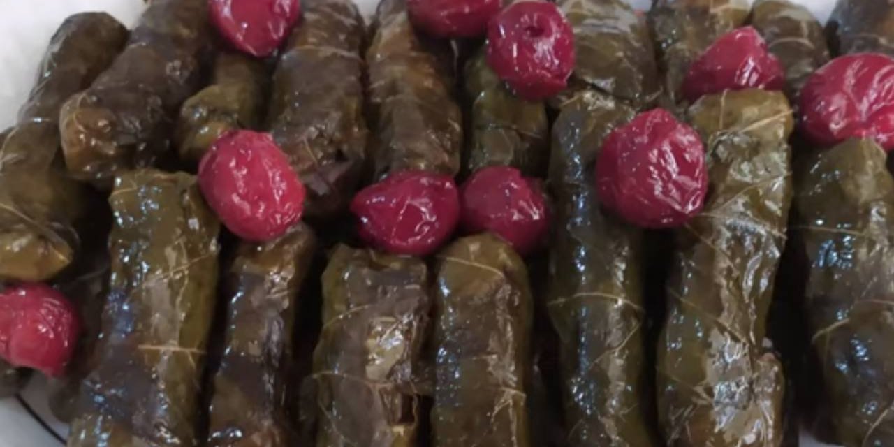 Lezzetli yaprak sarma yapanların en büyük mutfak sırrıymış kimse söylememişti