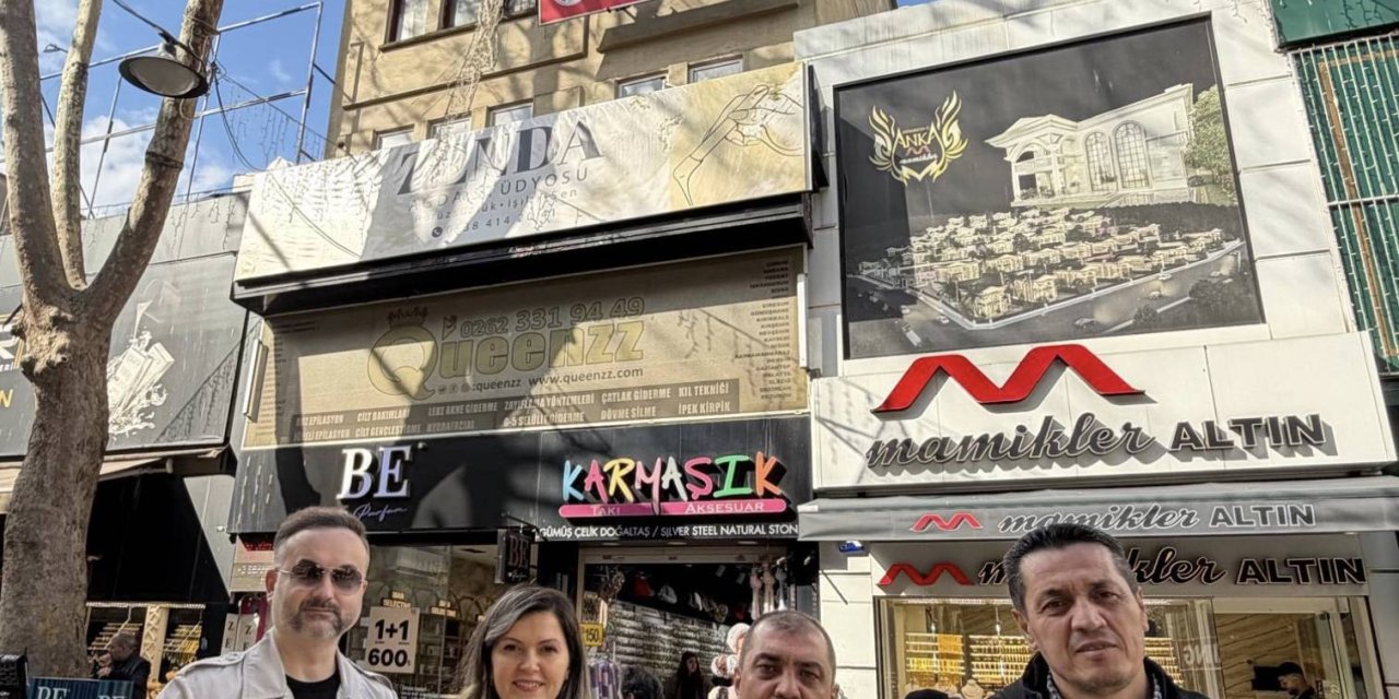 Hürriyetçi Sağlık-Sen Tabelası Asıldı