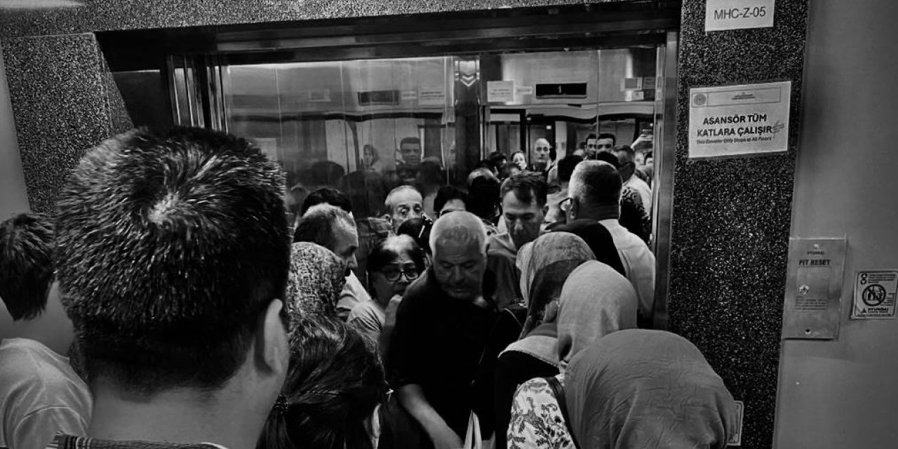 Bayraklı Şehir Hastanesi’nde Yoğun Bakım İsyanı: Merdivenler Bile Kilitli!