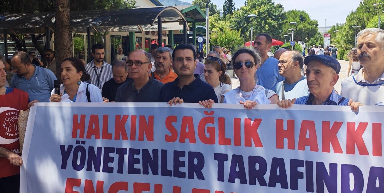 İzmir Sağlık Platformu’ndan DEÜ Yönetimine “İzge Günal İle İlgili Mahkeme Kararlarını Uygulayın”