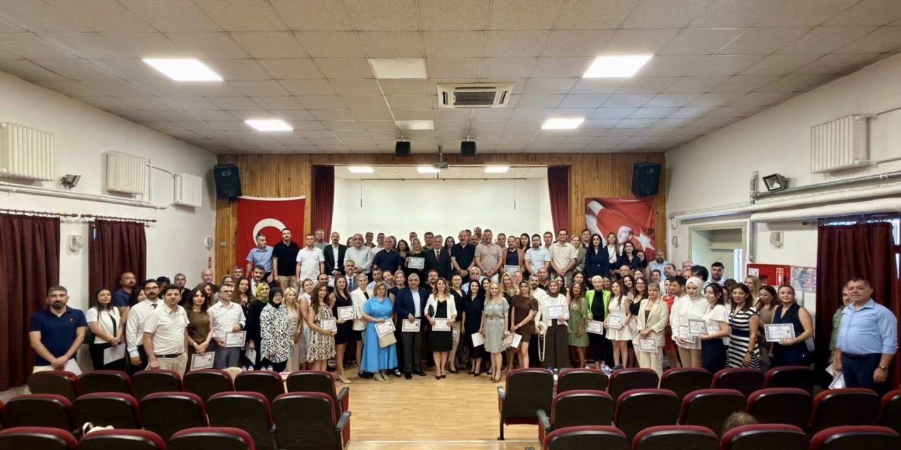 Bornova MEB Başarı Belgesi Töreninde Protokol Krizi
