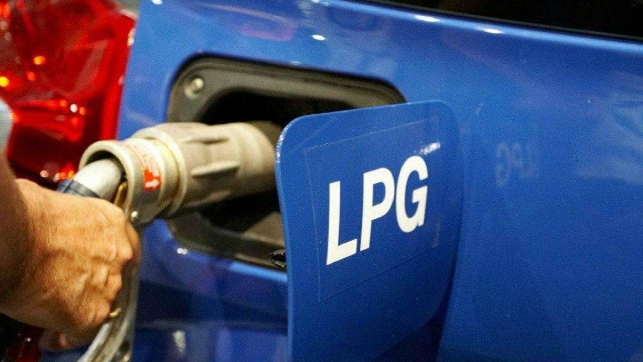 Otomobil Kullananlara Akaryakıtta Müjde 100 TL Lpg Alımında 30 TL Hediye