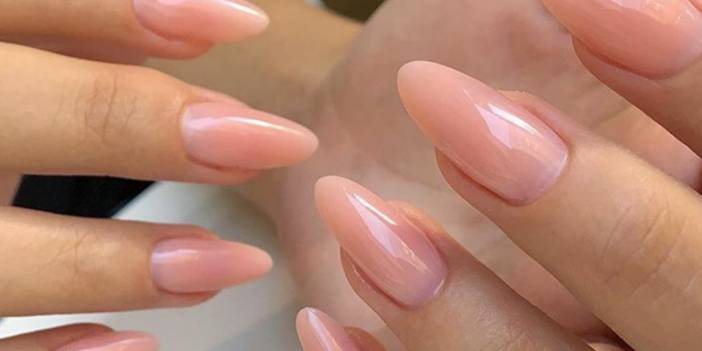 Yeni Trend: Protez Tırnakla Dikkat Çekici Eller