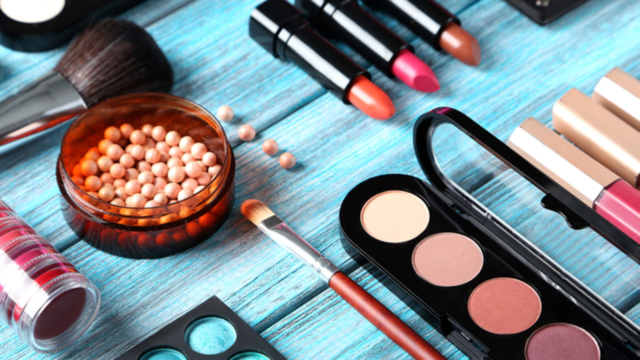 makyaj-malzemesi-burcuna-gore-1280x720.jpg