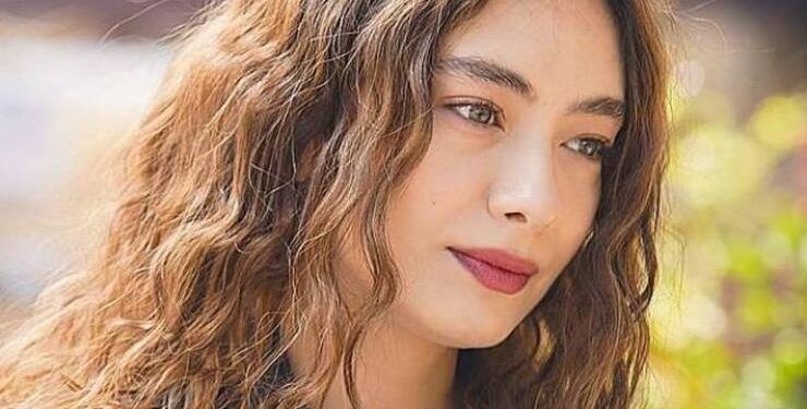 neslihanatagul-2-750x375-c.jpg